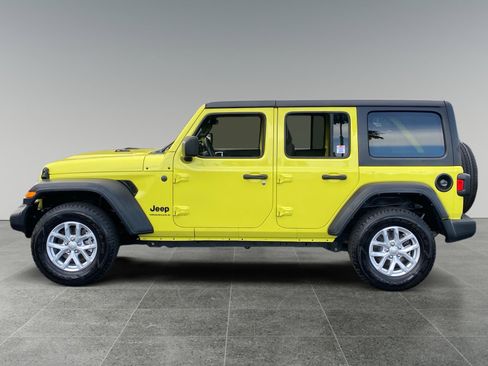 Used 2023 Jeep Wrangler Unlimited Sport AWD/4WD image 2