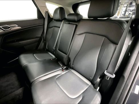 Used 2024 Kia Sportage EX image 34