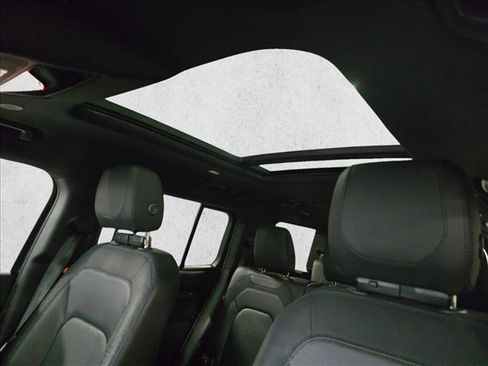 Certified 2024 Land Rover Defender 130 X-Dynamic SE image 30