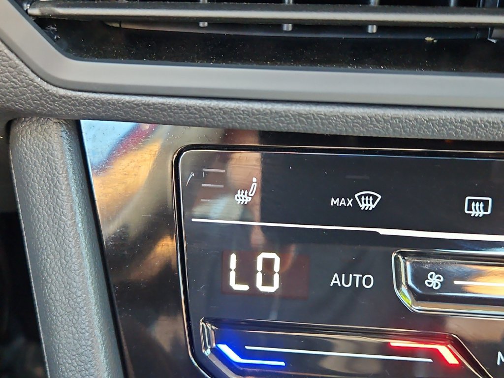 Certified 2026 Volkswagen Jetta SE FWD image 14