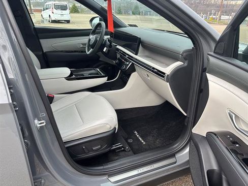 Used 2025 Hyundai Tucson Limited image 20
