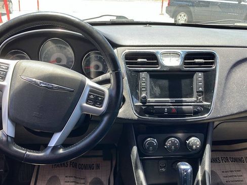 Used 2012 Chrysler 200 Touring FWD image 8