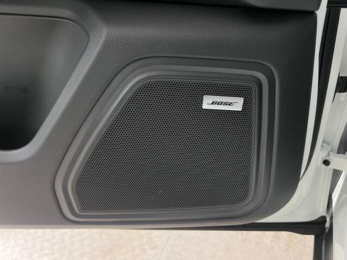Certified 2026 Porsche Macan AWD/4WD image 31