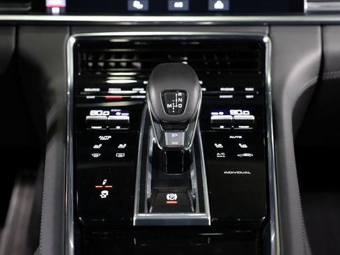 Used 2021 Porsche Panamera Turbo S w/ Assistance Package image 44