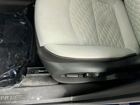 Used 2020 Chevrolet Equinox LT FWD image 11