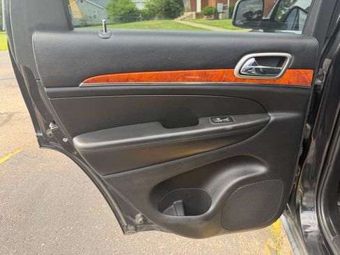 Used 2011 Jeep Grand Cherokee Overland AWD/4WD image 35