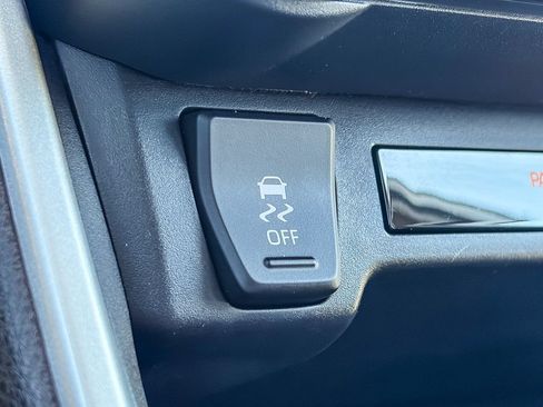 Used 2021 Toyota RAV4 XLE FWD image 32