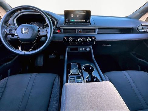 Used 2023 Honda Pilot Sport image 7