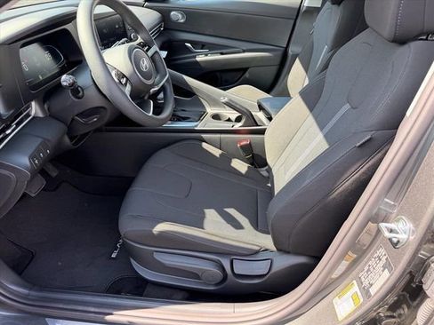 New 2026 Hyundai Elantra SE FWD image 9