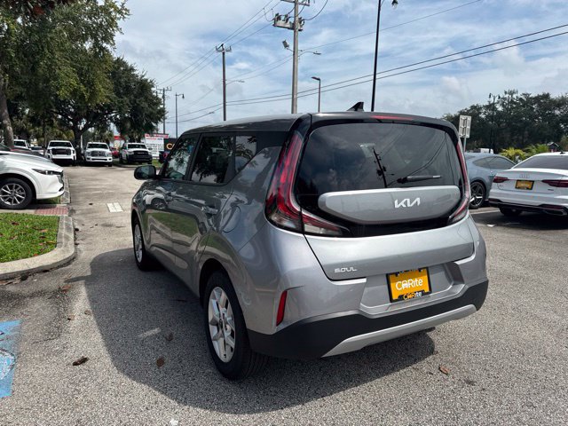 Used 2025 Kia Soul LX w/ LX Technology Package FWD image 5