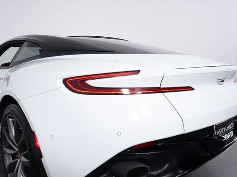 Used 2018 Aston Martin DB11 V12 image 28