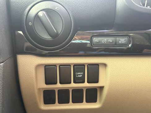 Used 2018 Nissan Titan SV AWD/4WD image 48