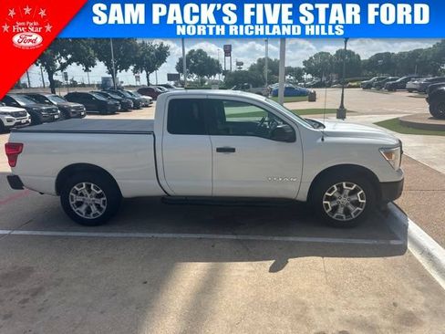 Used 2017 Nissan Titan S AWD/4WD image 4