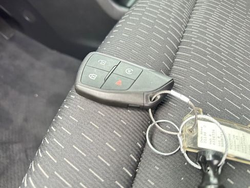 Used 2025 Chevrolet Equinox LT image 22