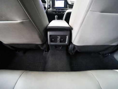 Used 2025 Toyota Camry SE w/ Convenience Package image 22