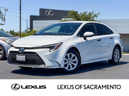 Used 2024 Toyota Corolla LE FWD image 1