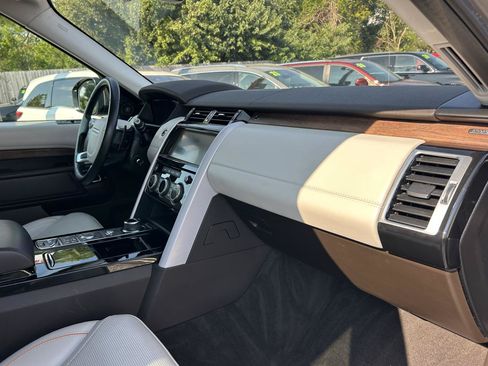 Used 2018 Land Rover Discovery HSE Luxury AWD/4WD image 7