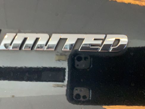 Used 2017 Toyota Tundra Limited w/ Limited Premium Package AWD/4WD image 39