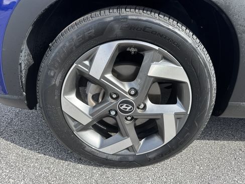 Used 2024 Hyundai Venue SEL FWD image 13