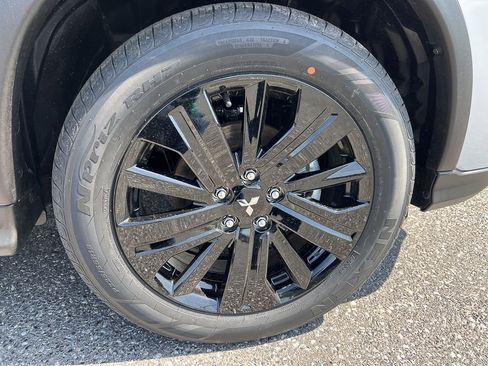 New 2026 Mitsubishi Outlander Sport LE image 9