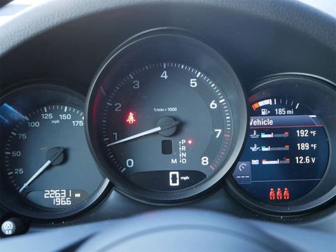 Certified 2024 Porsche Macan image 16