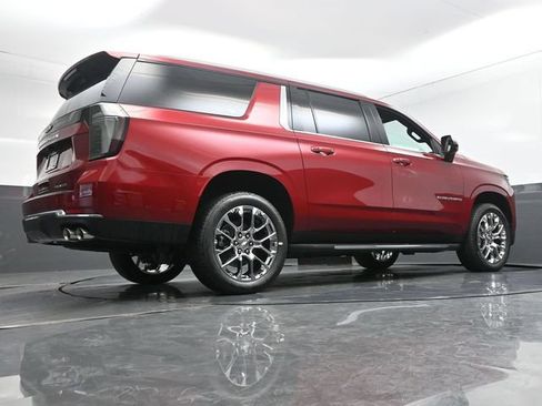 New 2026 Chevrolet Suburban Premier w/ Sun And Tow Package AWD/4WD image 12