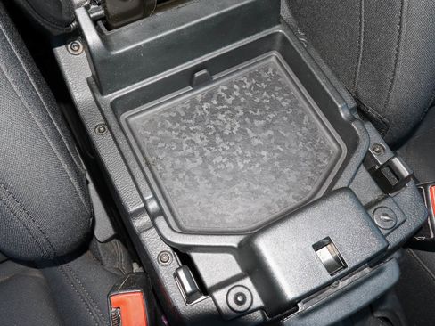 Used 2018 Jeep Wrangler Unlimited Sport S image 27