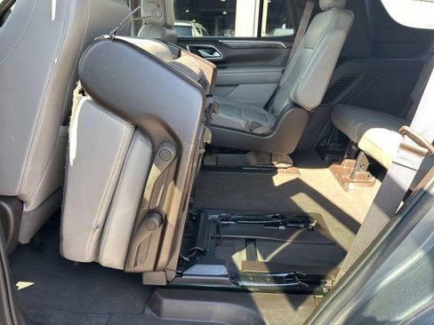 Used 2022 Chevrolet Tahoe LT w/ Luxury Package image 38