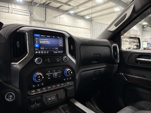 Used 2020 GMC Sierra 1500 SLT w/ SLT Premium Plus Package AWD/4WD image 11