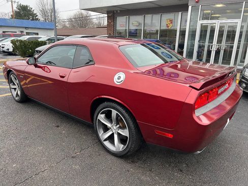 Used 2014 Dodge Challenger R/T image 12