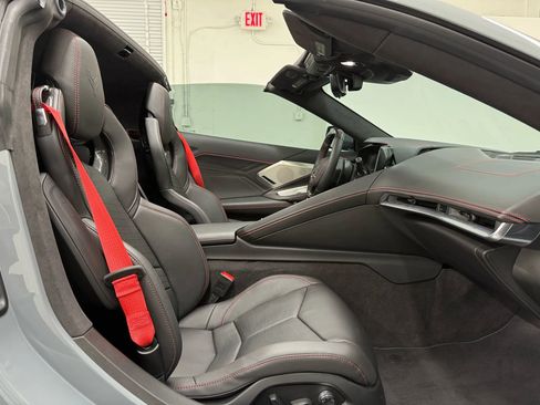 Used 2025 Chevrolet Corvette E-Ray w/ ZER Performance Package image 9