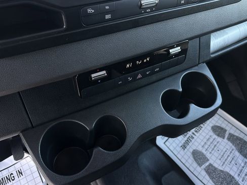 Used 2024 Mercedes-Benz Sprinter 2500 image 30