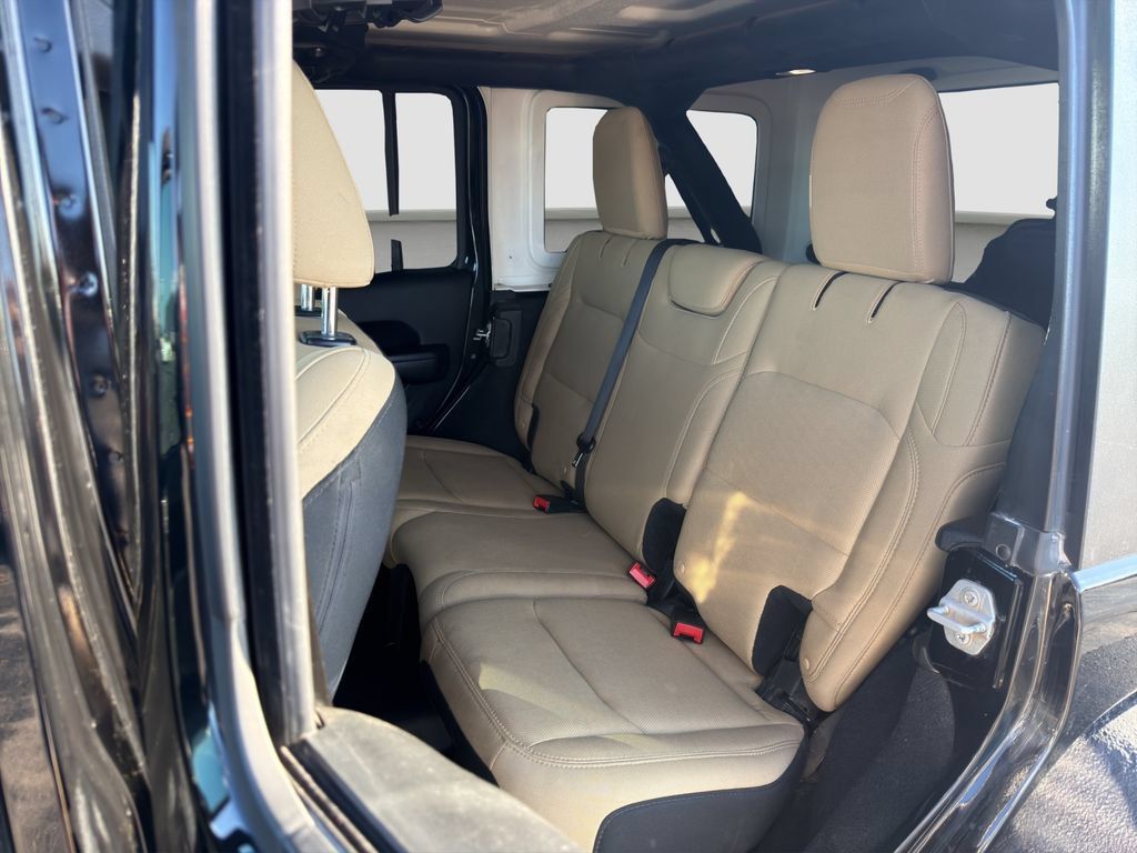 Used 2018 Jeep Wrangler Unlimited Sport S AWD/4WD image 13