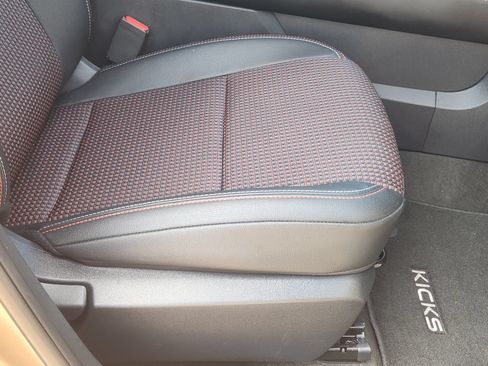 Used 2025 Nissan Kicks SR FWD image 29