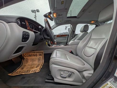 Used 2008 Jaguar XJ8 image 15