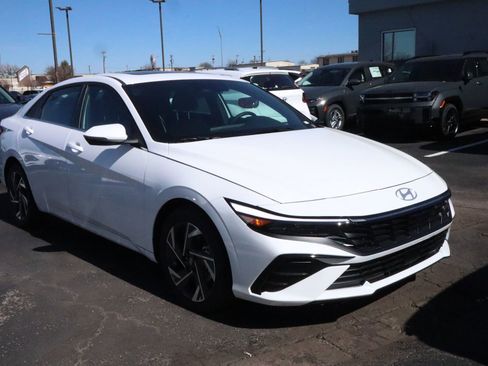 New 2026 Hyundai Elantra Limited FWD image 1