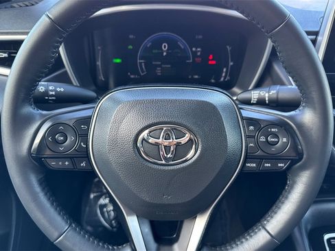 Certified 2025 Toyota Corolla XLE image 21