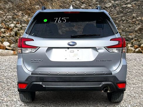 Used 2019 Subaru Forester Premium image 4