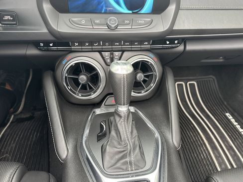 Used 2016 Chevrolet Camaro SS image 16