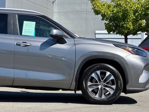 Used 2026 Toyota Highlander XLE AWD/4WD image 35