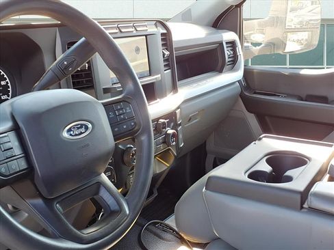 Used 2023 Ford F550 4x4 Regular Cab Super Duty image 5
