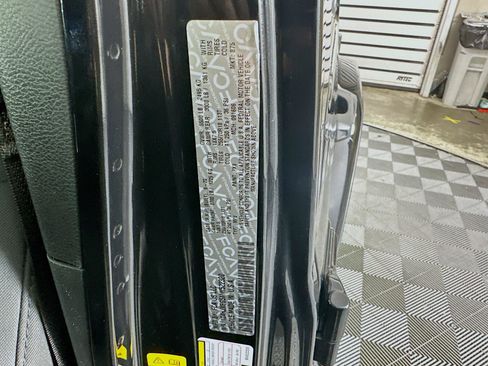 Used 2021 Jeep Wrangler Unlimited Sahara image 12