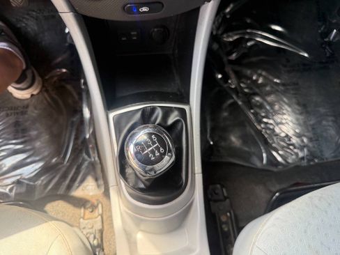 Used 2014 Hyundai Accent SE FWD image 19
