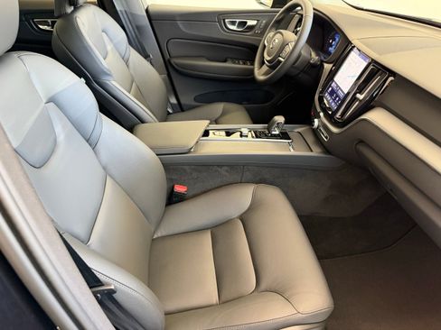 Certified 2025 Volvo XC60 B5 Core AWD/4WD image 20