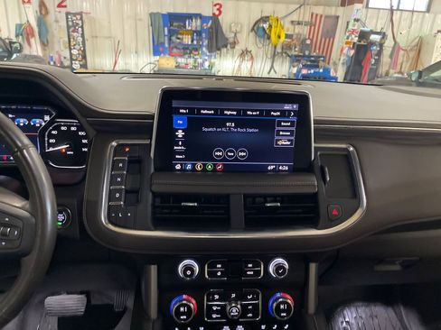 Certified 2021 GMC Yukon XL SLT w/ SLT Premium Package AWD/4WD image 19