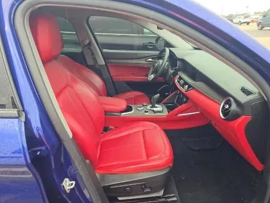 Used 2021 Alfa Romeo Stelvio Ti AWD/4WD image 5