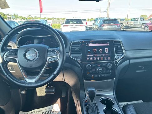Used 2021 Jeep Grand Cherokee Laredo X AWD/4WD image 20