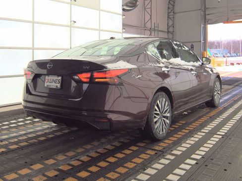 Used 2024 Nissan Altima 2.5 SV image 16