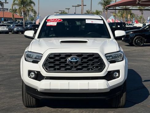 Used 2022 Toyota Tacoma TRD Sport w/ TRD Premium Sport Package AWD/4WD image 2