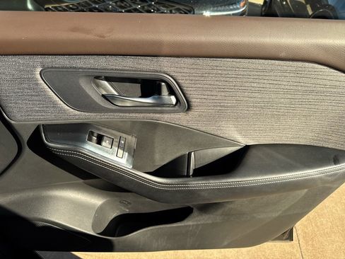 Used 2023 Nissan Rogue SV image 18